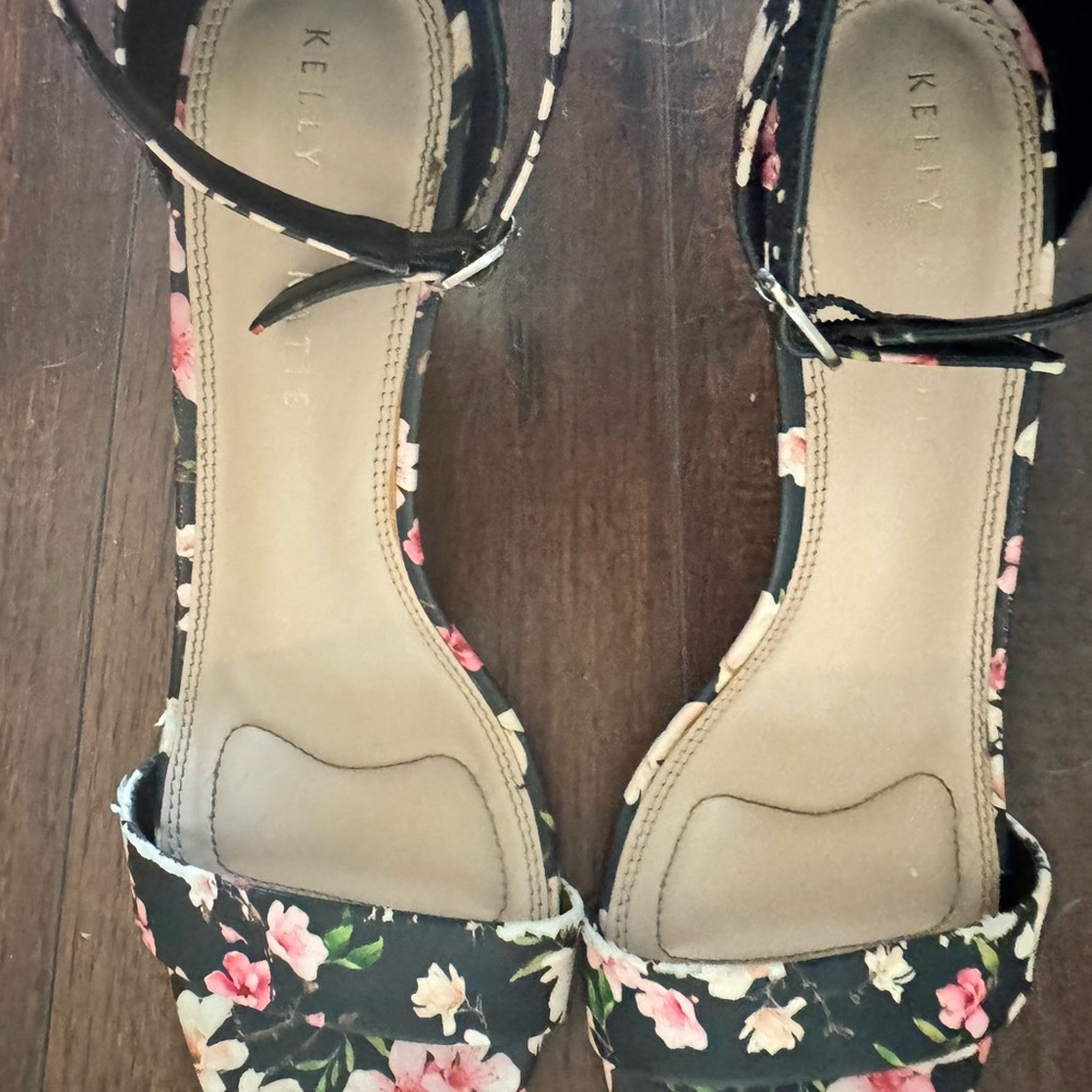 NWOT Kelly & Katie Black Floral Heels “Kirstie” - Picture 10 of 13